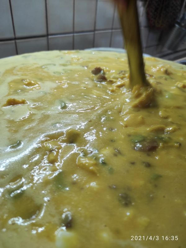 La frittata comincia a prendere forma