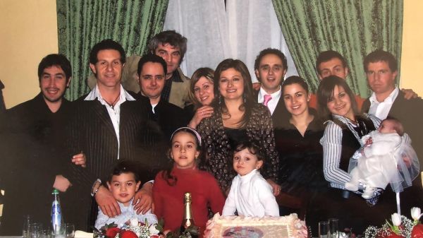 Foto ricordo del gruppo con famiglie, una grande Tribù