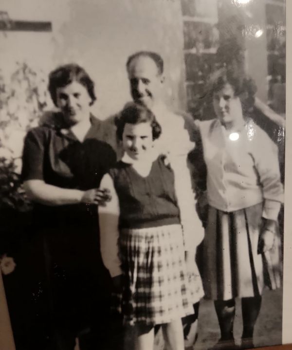 La famiglia Giovannini presso la Centrale