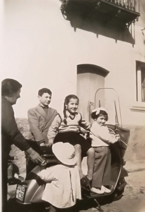 Adriana, Amerigo, Michelina Lombardi e la signora Linda Siravo con il suo piccolo